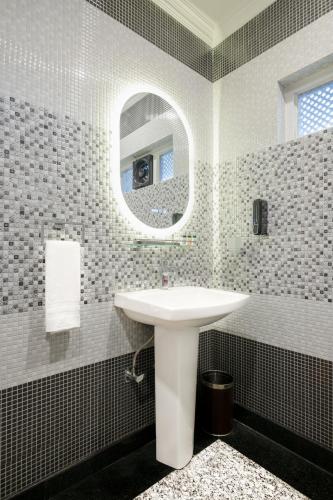 Moghal Mahal Resort Rajbagh Srinagar Moghal Mahal Resort Rajbagh Srinagar