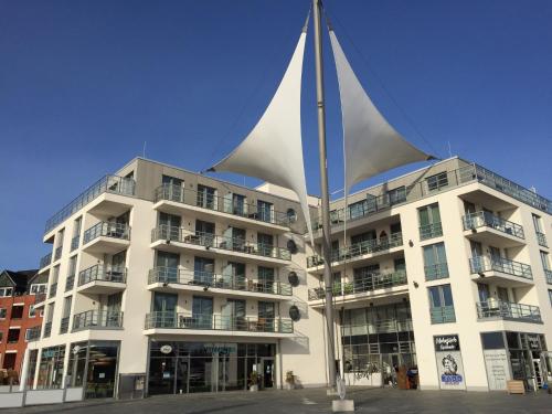 Apartment 2 - "Am Leuchtfeuer 2" - Blickrichtung Yacht-, Binnenhafen und offene See in Eckernforde