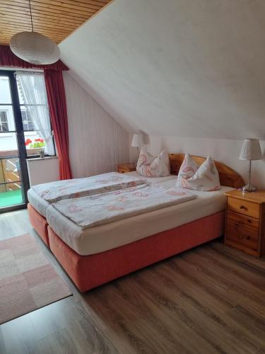Two-Bedroom Holiday Flat with Balcony - 2 Baths image 10