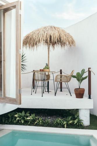 Makaii Tiny Villas with private pools - Tap to explore photos