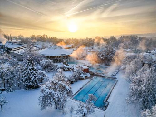 Chalet An der Brunnader-Ihr perfekter Rückzugsort in der Bayerischen Toskana-Überwiegend mit Klima-3Geh-Min zur Therme 2