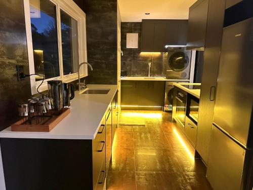 3 Bedroom House North Shore, Auckland (photo 3)