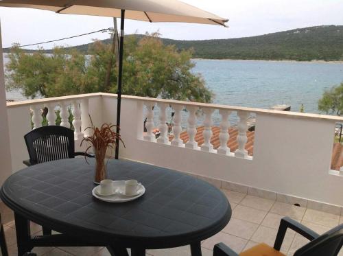 Apartments Villa Mandy in 51410 Ist
