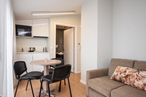 Essence Inn Marianos Hotel