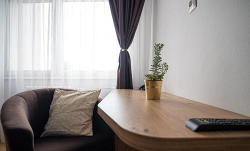 Standard Double or Twin Room image 6