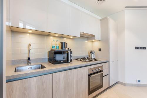 STAY BY LATINEM Luxury 2BR Holiday Home W204 near Burj Khalifa, Dubaï (photo 7)