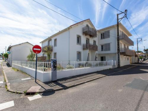 Apartment Cap Océan-1 by Interhome (Apartment Cap Ocean-1 by Interhome) in كابريتون