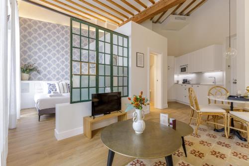 Boutique Loft II image 7