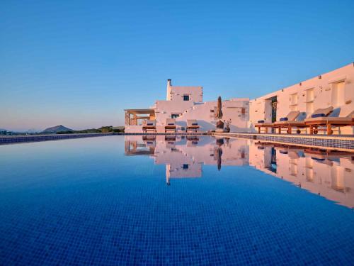 สระว่ายน้ำ, Luxurious Villa Pactia amazing pool in อากีออส อันเดรียส