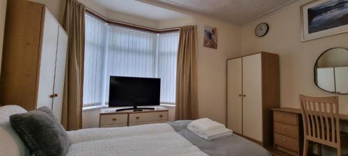 A nice home in Liverpool, Liverpool (photo 8)