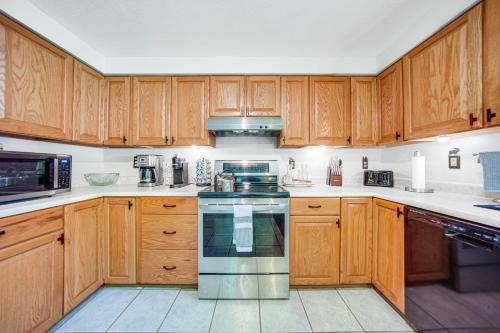 Pet-Friendly Espyville Home with Yard and Fire Pit! in Hartstown, USA