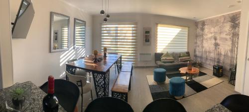 Three-Bedroom House image 1
