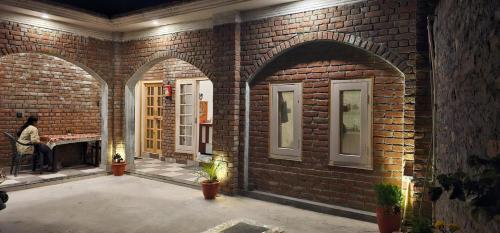 Golden Himalaya Homestay in เคาซานิ