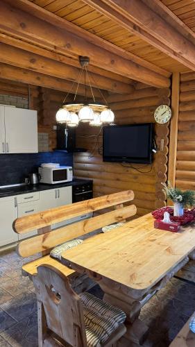 Konyha, Tysha Forest Club in Romankiv