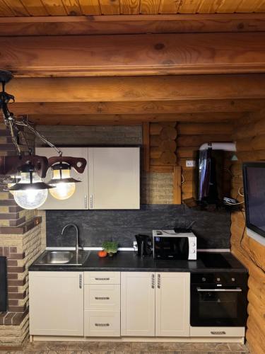 Konyha, Tysha Forest Club in Romankiv