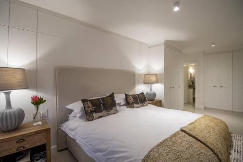 Sea, Mountains and Sunsets - Camps Bay Beach Villa, Kapstadt (Foto 4)