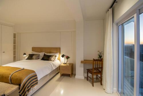 Sea, Mountains and Sunsets - Camps Bay Beach Villa, Kapstadt (Foto 6)