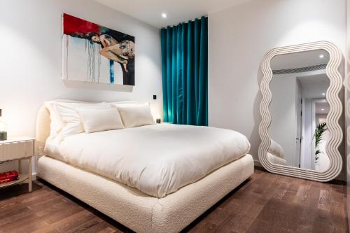 Luxurious Haven in Iconic Battersea Power Station, London