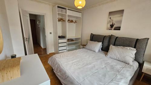 Business Park Retreat: 1BR with Mountain View 2