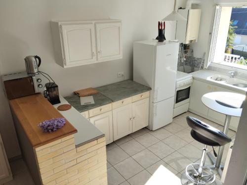 Konyha, Gites Le Roosevelt - Cote 204 in Chateau-Thierry