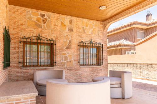 المنظر الخارجي, Hotel Pizarro in أومانيس دي مدريد