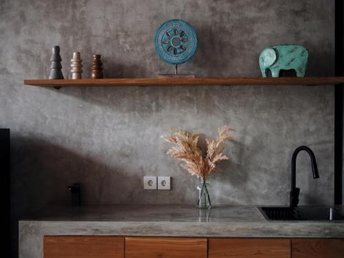Central Berawa - Industrial Loft with Rooftop