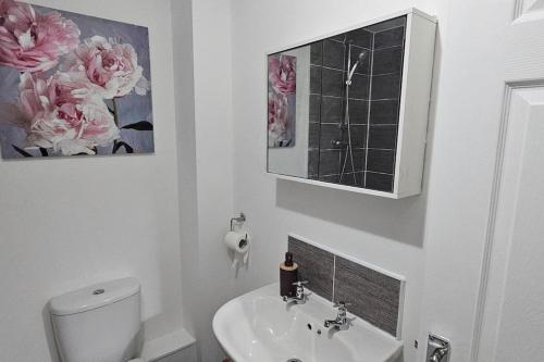 New Luxury 3 Bedroom House Next To COOP Stadium & Man City Stadium, Manchester (photo 9)