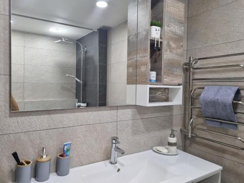 Набережная Иртыша с красивым видом на реку in Ust-Kamenogorsk