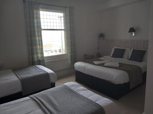The Beach Hotel - image 8