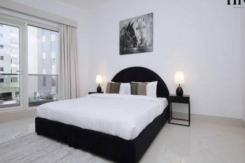 Stunning 2 Bed Apt in Al Warqa - image 2