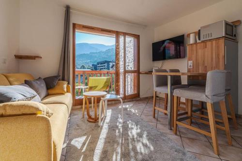 Studio 4 personnes ensoleille et proche de tout in La Bourgeat