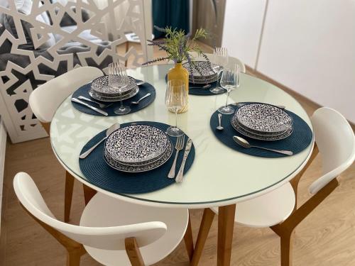 Létesítmények, Aminah House in Inel 1