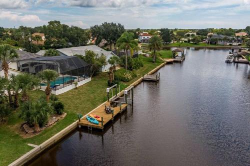 Paradise Point -Waterfront-Pool-Hot Tub-Dock-Game Room in Palm Coast, USA