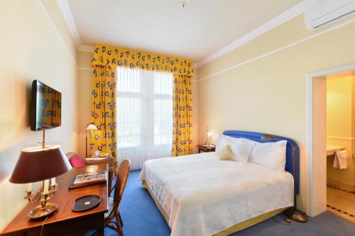 room detail thumbnail 1