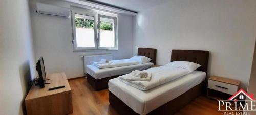 Twin Room with Private Bathroom