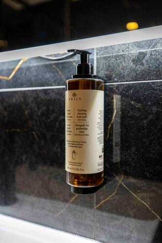 Home at Rome Luxury Navona Suites - image 3