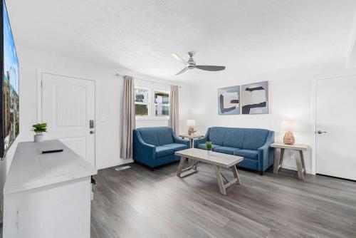 Azul Condos l