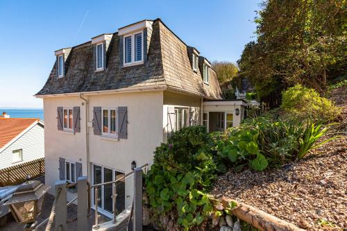 Cary Arms & Spa - image 7