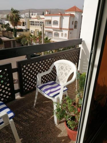 Helle Ferienwohnung mit Tiefgarage in Najah