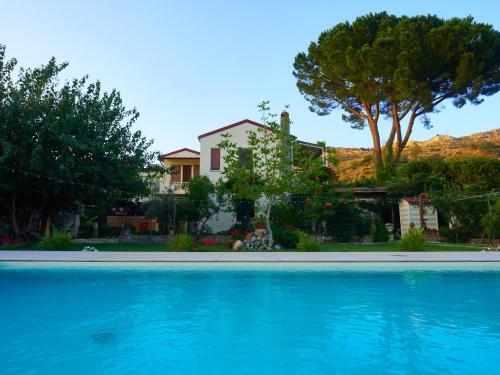 Vida Locrese con piscina salata chambre d'hôte Portigliola