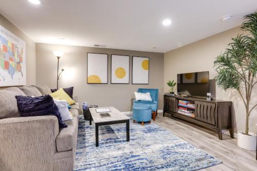 Cozy Newport Cottage Near Stadiums and Downtown in Newport, USA