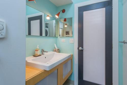 Cobalt Corner Dog-friendly Free Parking in Asheville, USA