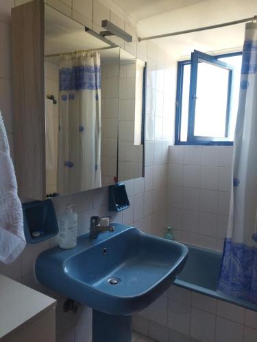 Kylpyhuone, Beautiful room in Neo Iraklio only women in Lykovrysi