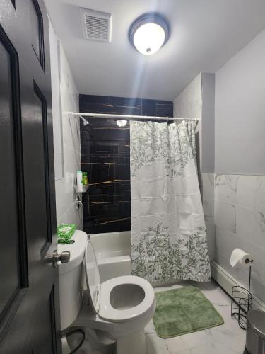 Comfy & stylish 2-bedroom apt - minutes to NYC in Jersey City, USA