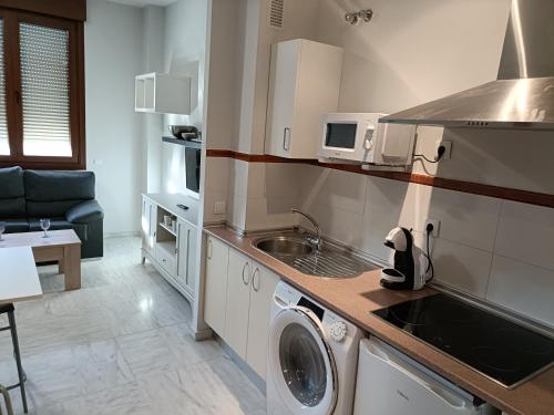 FIBES Lux Sevilla Este. Room Type - Standard Studio