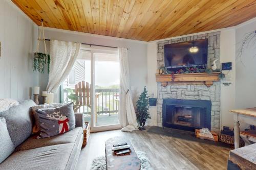 Pinnacle Inn #3302 in Beech Mountain, USA