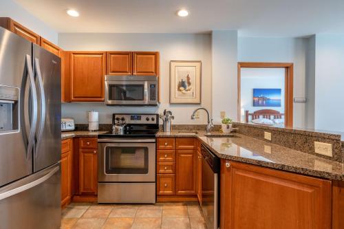 Zephyr Mountain Lodge 1417 - Ski In Ski Out Condo in Winter Park, USA