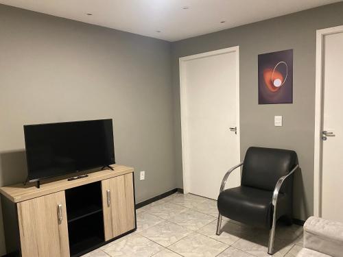 One-Bedroom Apartment image 4