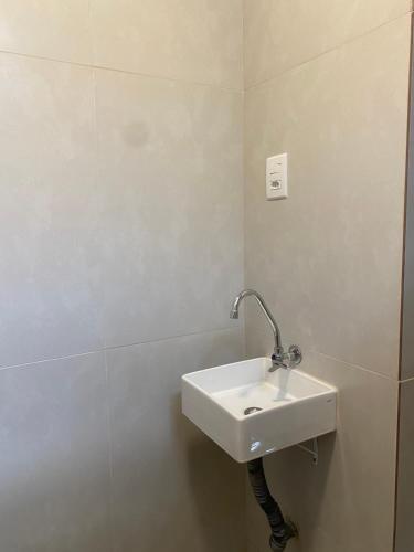 One-Bedroom Apartment image 1