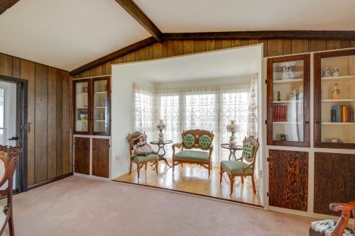 Historic Alexandria Home with Private Yard! in Alexandria, USA